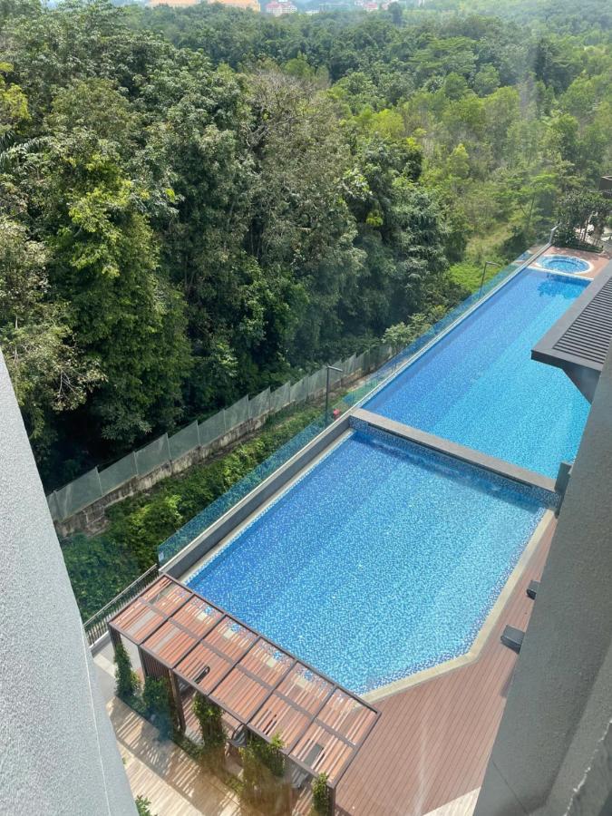 Stayje Putrajaya, 5 Minutes To Ioi City Mall, Wifi , Netflix, Free Parking Экстерьер фото